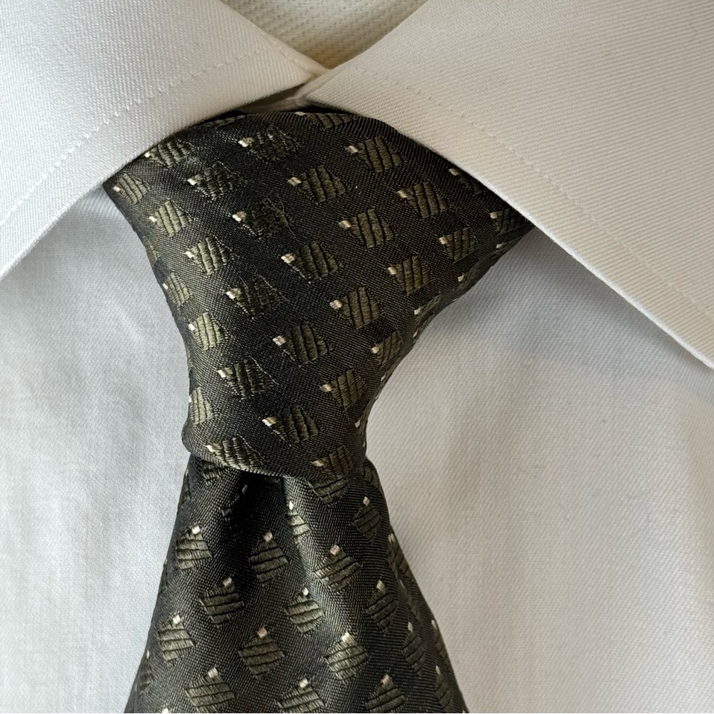 Tie Rack Men’s Necktie Green Jacquard  Geometric Patterned 100% Silk Tie